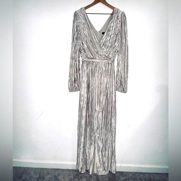 GUESS Beige Belted Tulip Skirt V-Back Long Sleeve Maxi Faux Wrap Dress - Picture 5 of 8